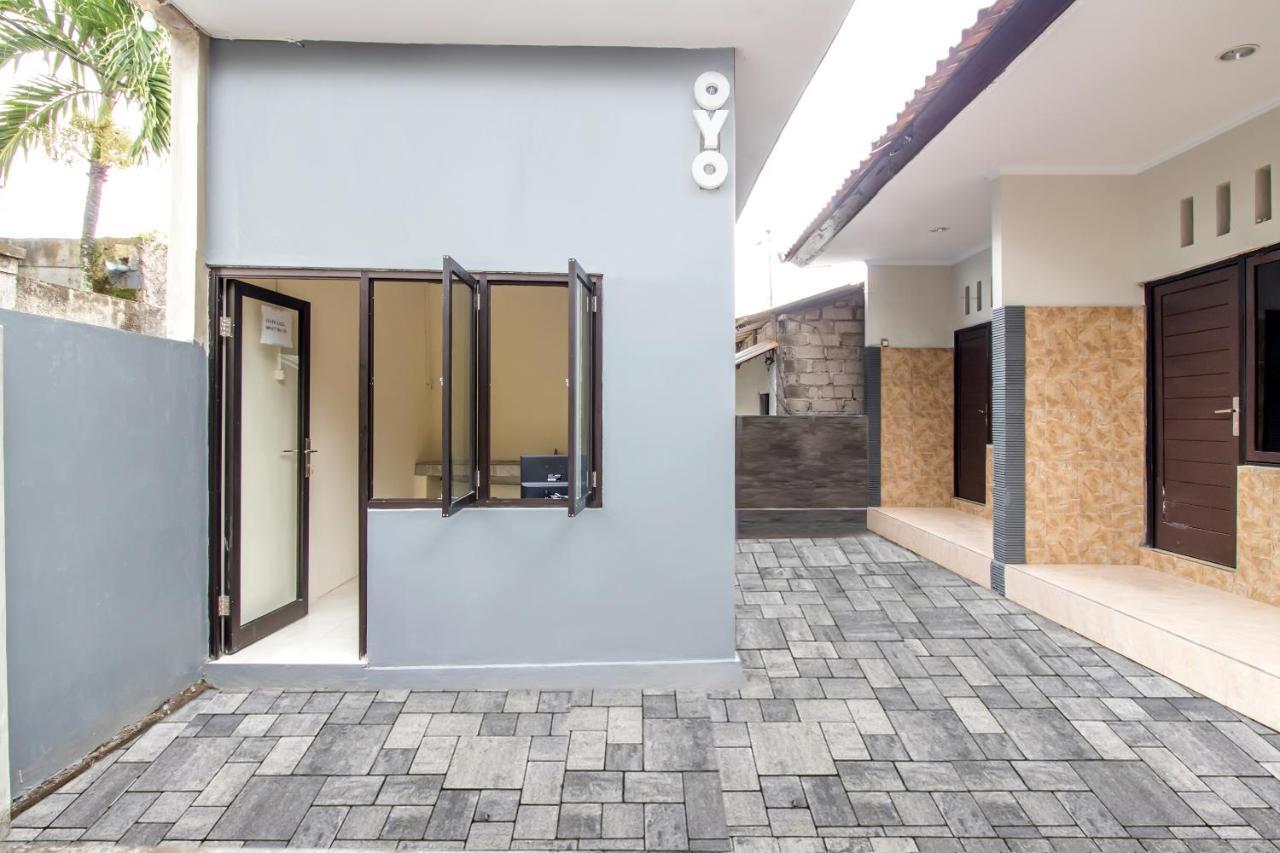 Отель Oyo 2984 Berlian House Ungasan Джимбаран Экстерьер фото